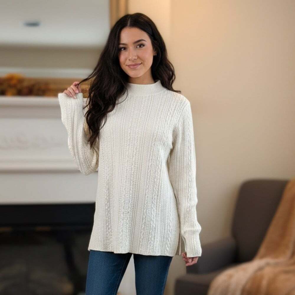 Theory Ivory Cable Knit Wool Blend Mock Neck Sweater Size M Old‎ Money Luxury